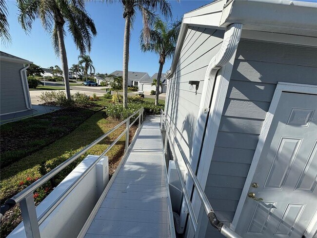 Building Photo - 1011 Pelican Ct