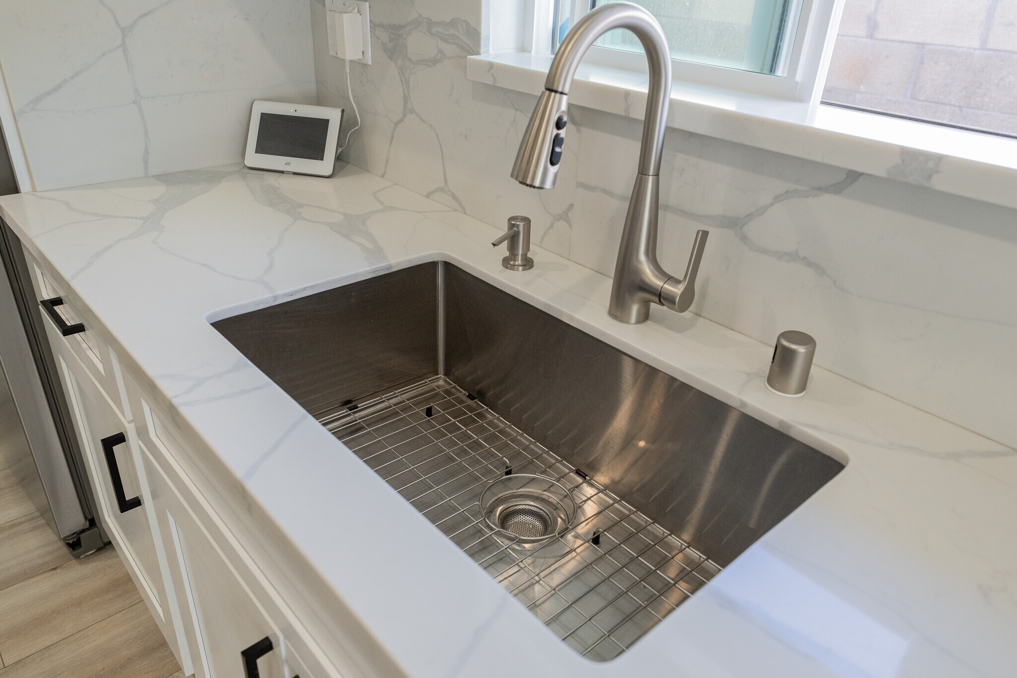 Building Photo - 6907 Estepa Dr