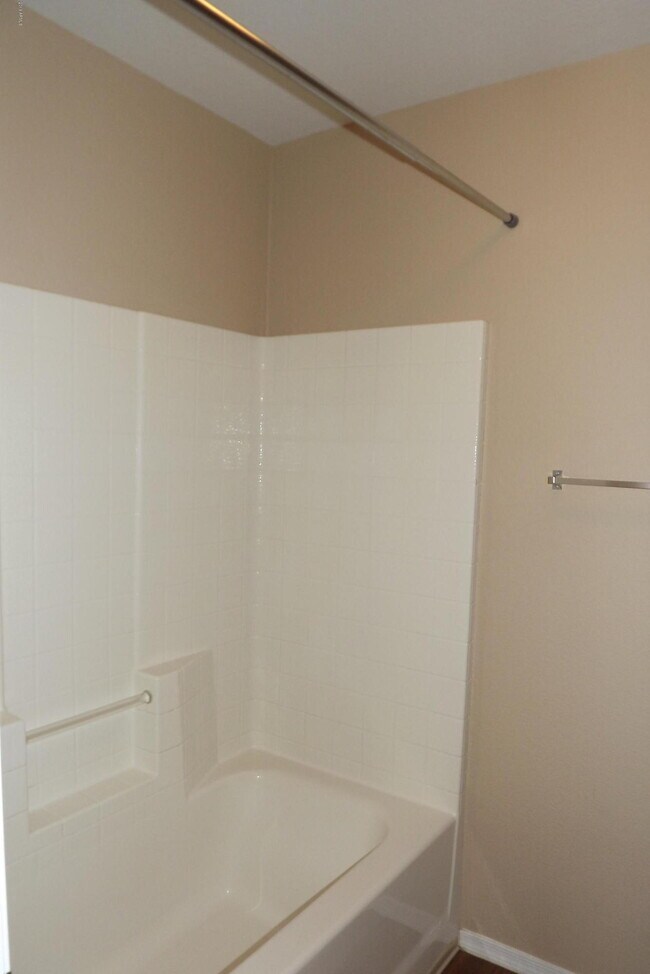 Building Photo - 13826 N Cambria Dr