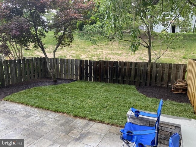 Building Photo - 424 Trumbull Ct