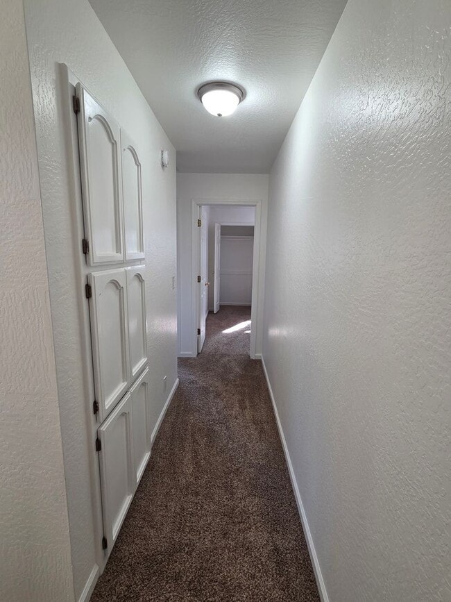 Building Photo - 3-Bedroom Condo Near Columbia Jr. College