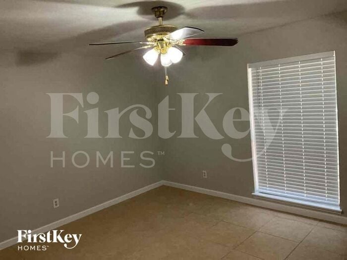 Building Photo - 418 Thistle Dr