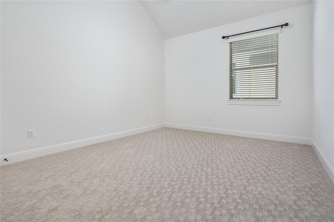 Building Photo - 14505 Ladera Blvd