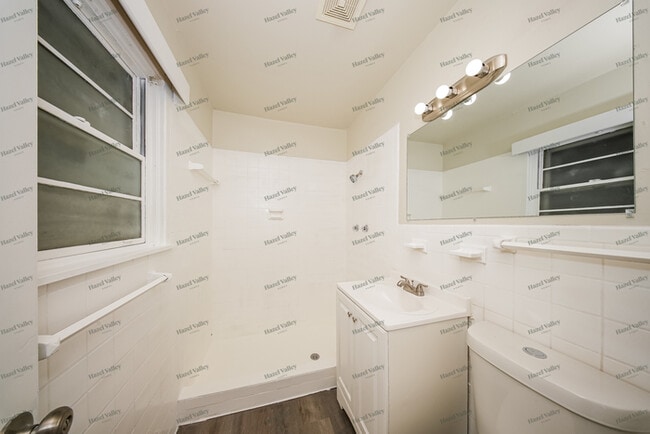 Building Photo - 2401 N Key Blvd