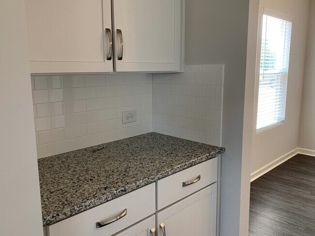 Building Photo - 5712 Oakgate Dr