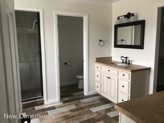 Building Photo - 4 br, 3.5 bath House - 1127 Pinion Hills Dr.