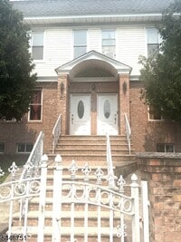 Building Photo - 873 Chancellor Ave