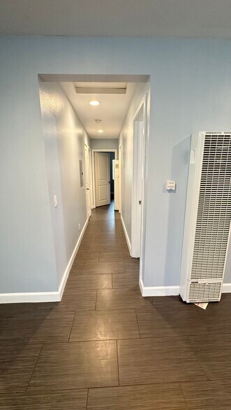 Building Photo - 426 N Parkside Dr