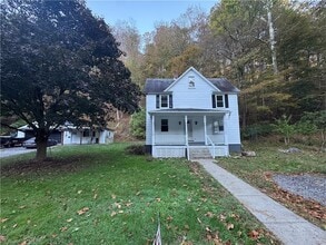 Building Photo - 576 Glenfield Rd