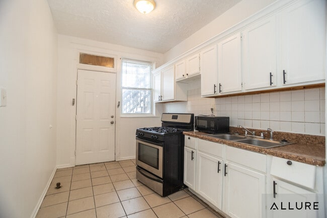 Building Photo - 7250 S Yale Ave