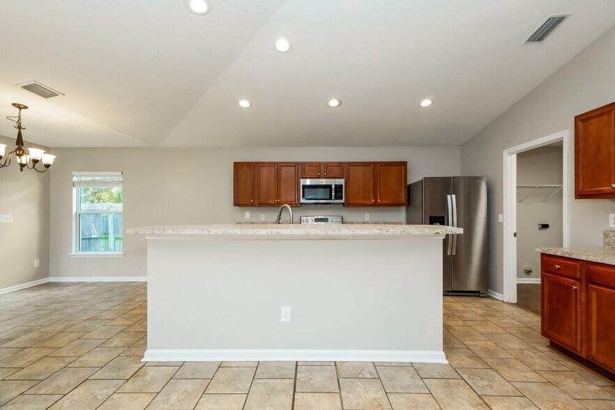 Building Photo - 12616 Pine Marsh Way