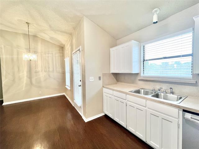 Building Photo - 216 Freedom Ln