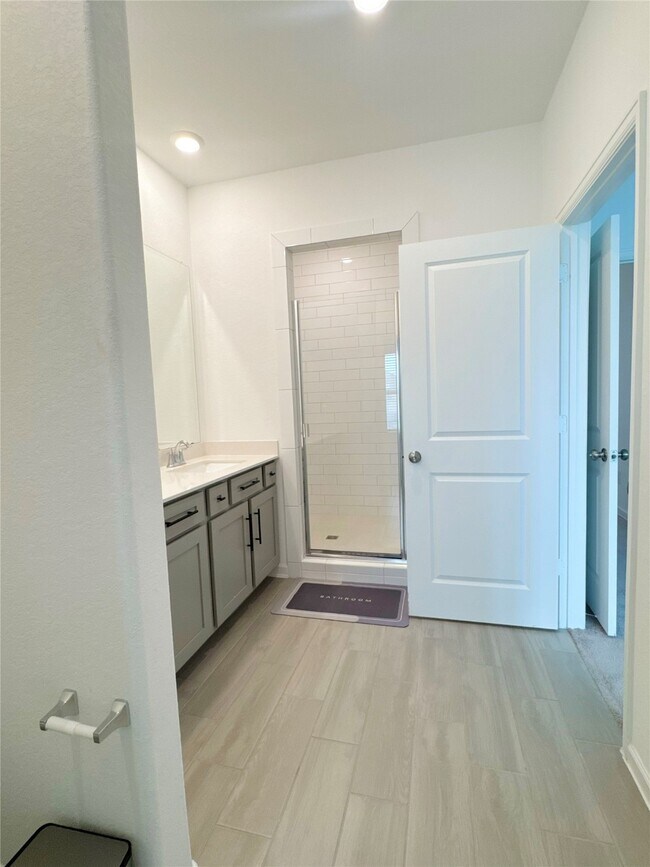 Building Photo - 4015 Champlain Wy