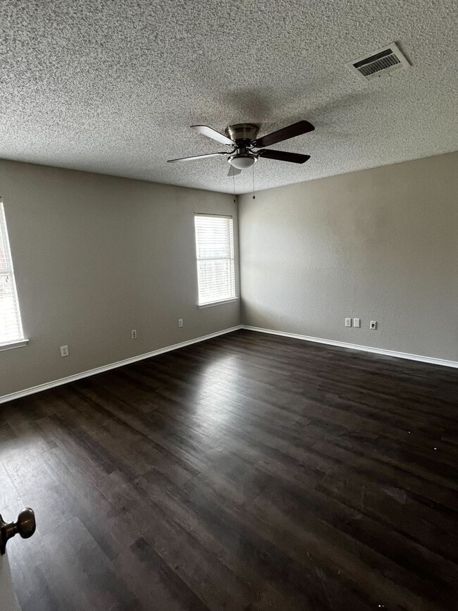 Building Photo - 1601 Hedgewood Trail