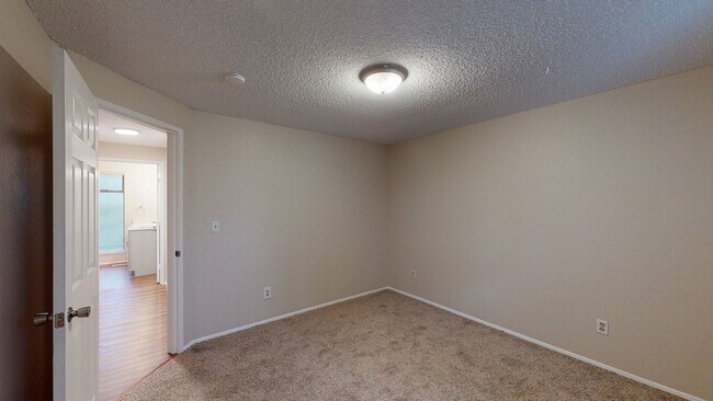 Building Photo - 1520 E Main St