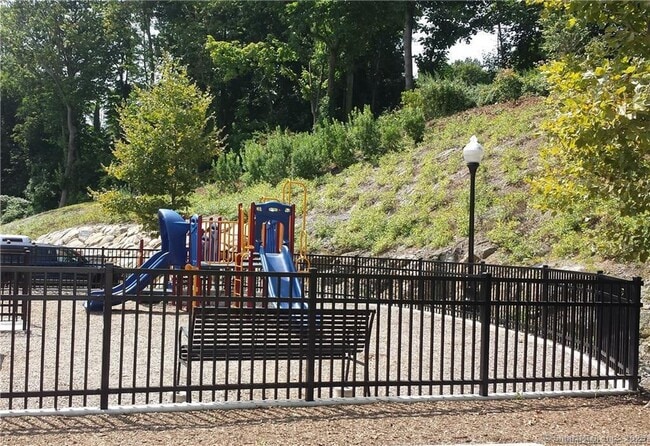 Building Photo - 31 Westwood Dr