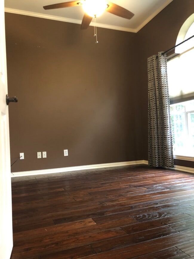 Building Photo - 4835 Stetson Dr N