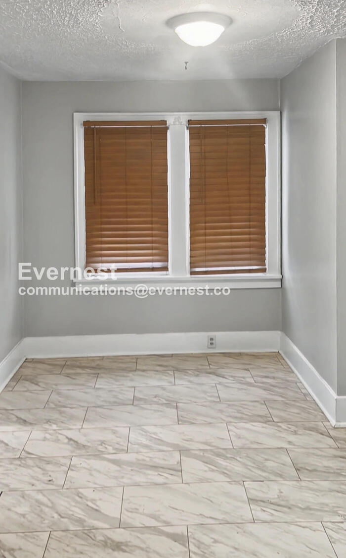 Building Photo - 1093 Georgia Ave