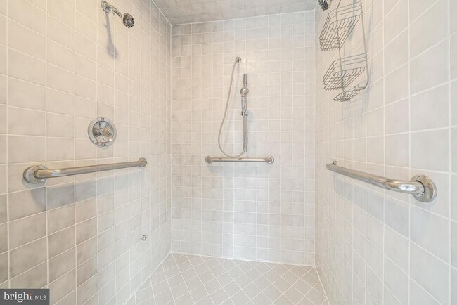 Building Photo - 6209 Stoneham Ln