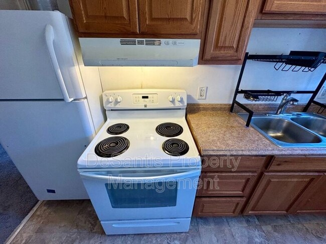 Building Photo - 732 Idlewood Ave