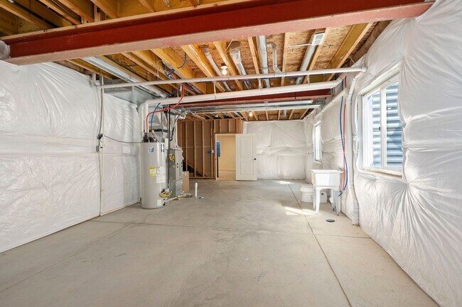Building Photo - 3-Bed 3-Bed House