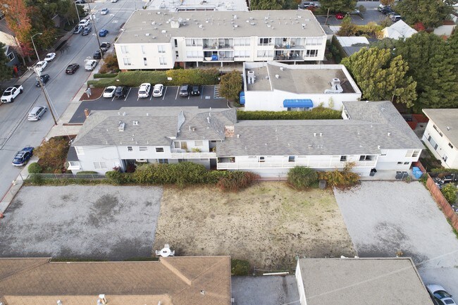 Primary Photo - 228 North San Mateo