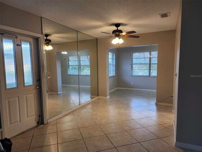 Building Photo - 1102 Halton Ct