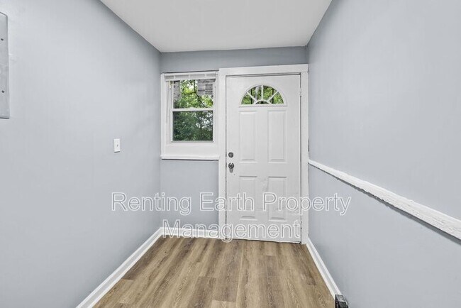 Building Photo - 317 11th St SW