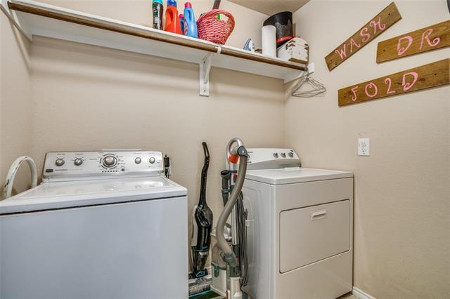 Building Photo - 414 Plum Dr