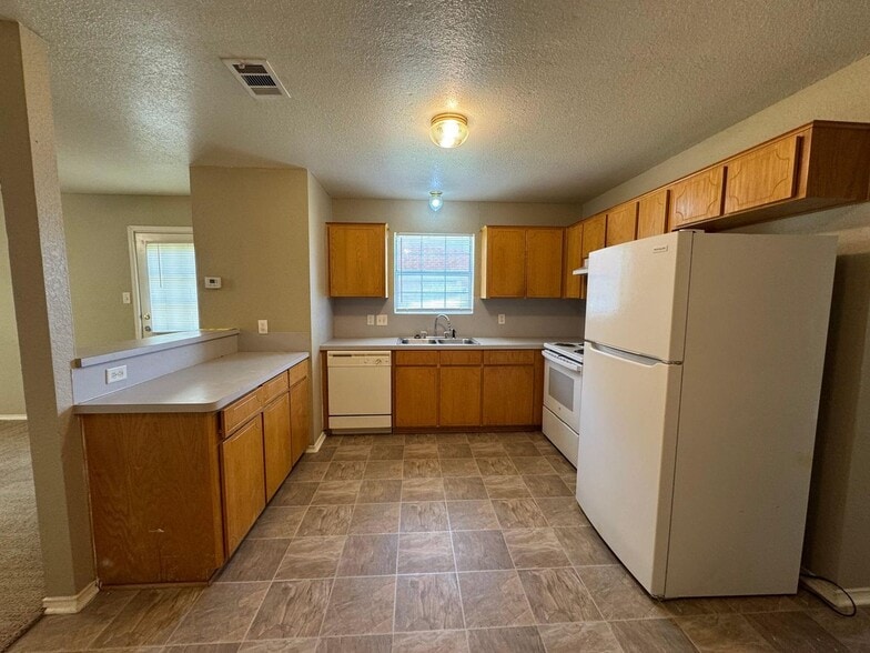 Building Photo - 4303 Deek Dr