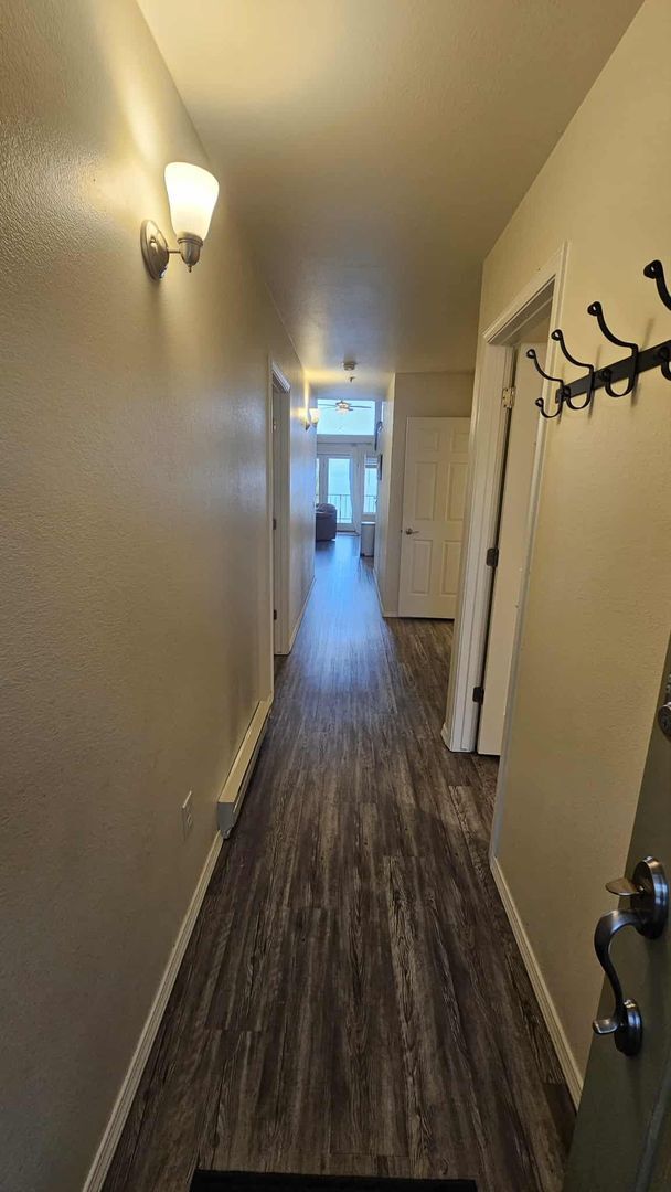 Building Photo - Fully Furnished Condo on Lake - This can b...