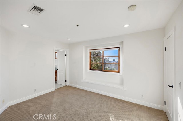 Building Photo - 416 Avenida Santa Barbara