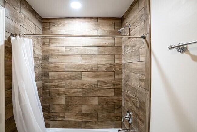 Building Photo - 1801 Walker Ave