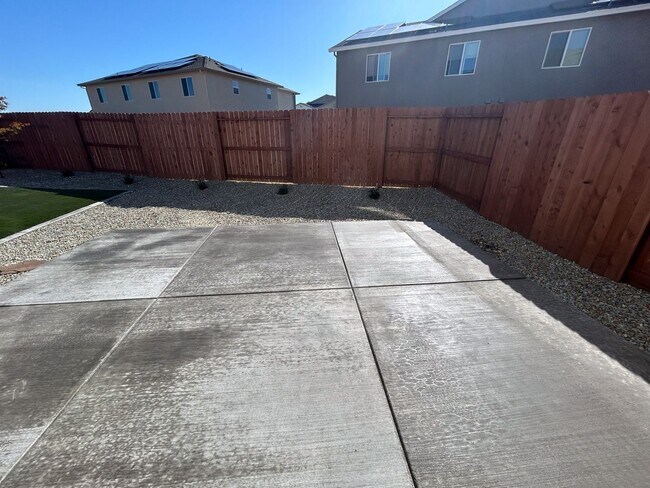 Building Photo - BRAND NEW 3 Bedroom Home for Rent in Redding CA