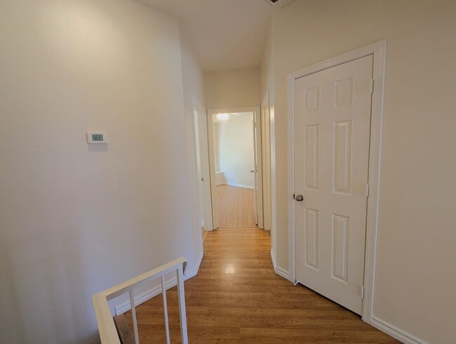 Building Photo - 3 Bedroom Townhome at Townes at Southpark ...
