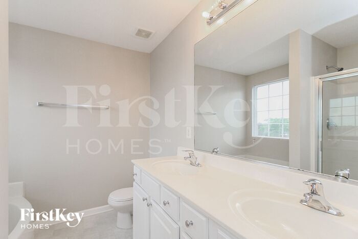 Building Photo - 355 Creekview Dr