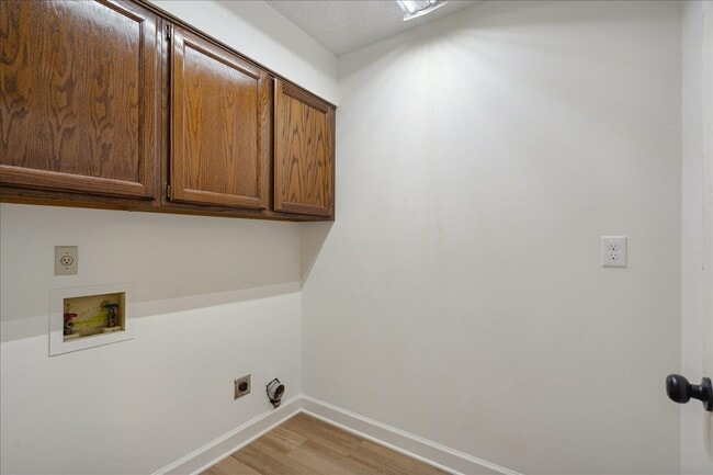 Building Photo - 7215 Plantation Cir