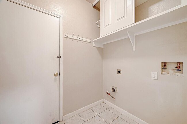Building Photo - 9514 Sedge Wren Ct