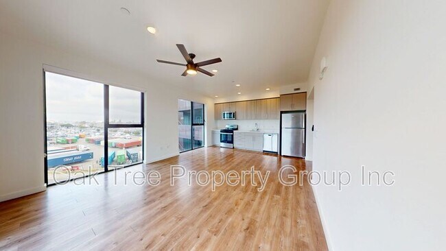 Building Photo - 532 Union St