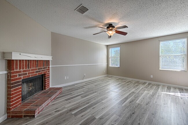 Building Photo - 5909 Thoroughbred Trail