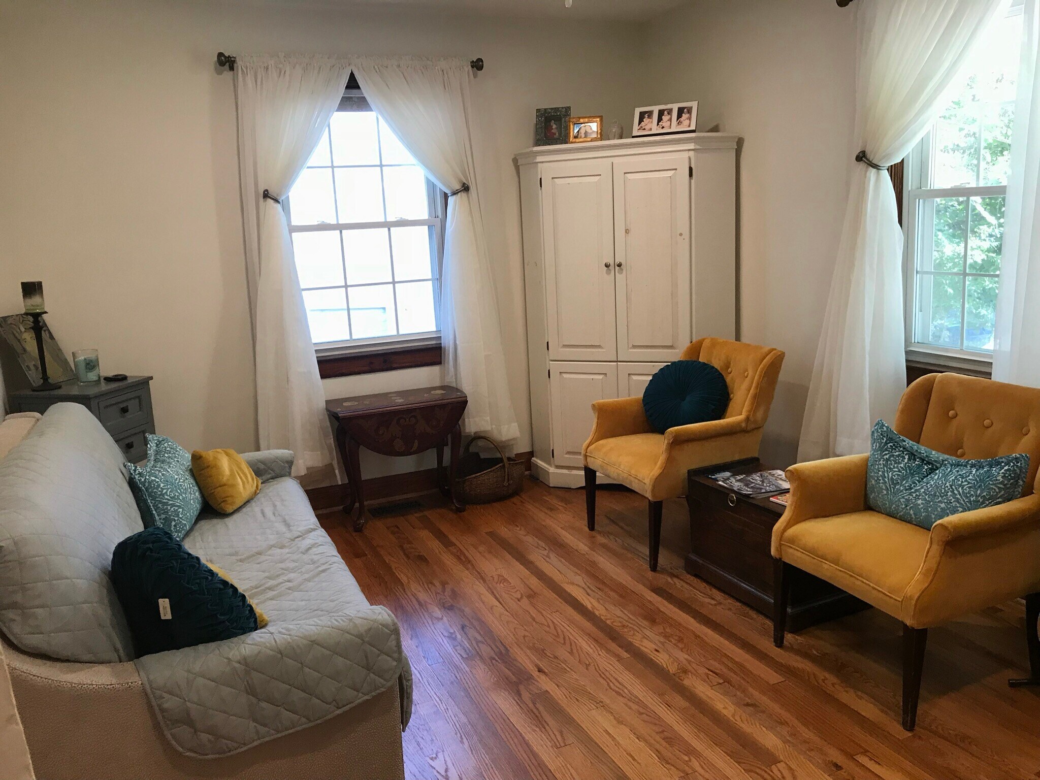 Building Photo - 905 Rosehill Ave