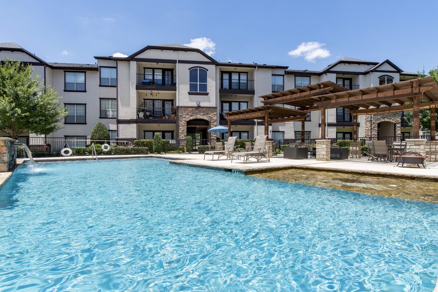 Luxurious pool - Vail Village