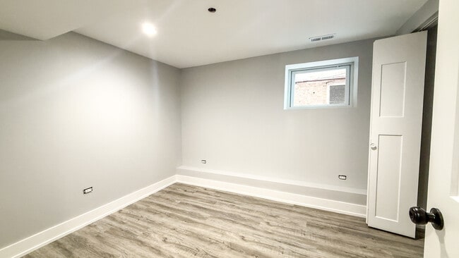 Building Photo - 1015 N Lawndale Ave