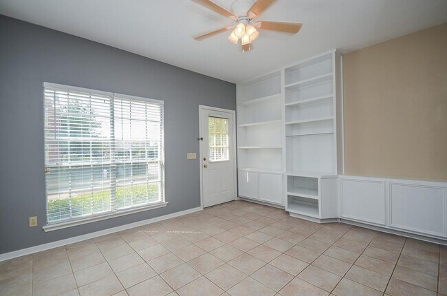 Building Photo - 2930 Grants Lake Blvd