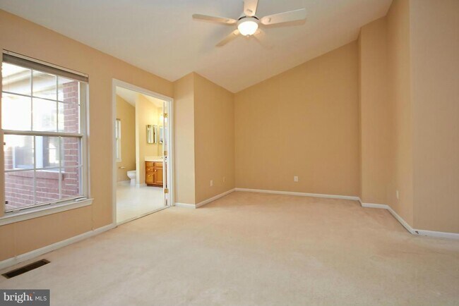 Building Photo - 1426 Park Garden Ln