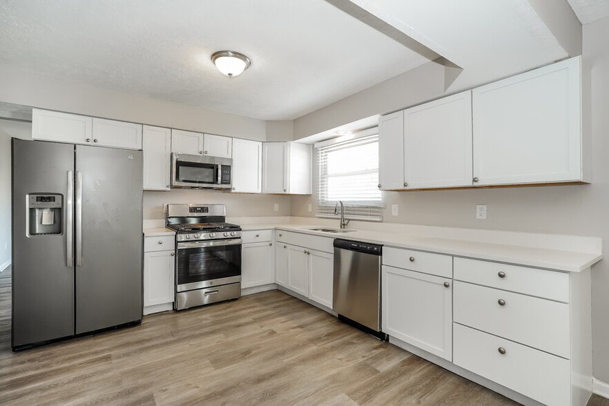 Building Photo - 1127 Crestview St