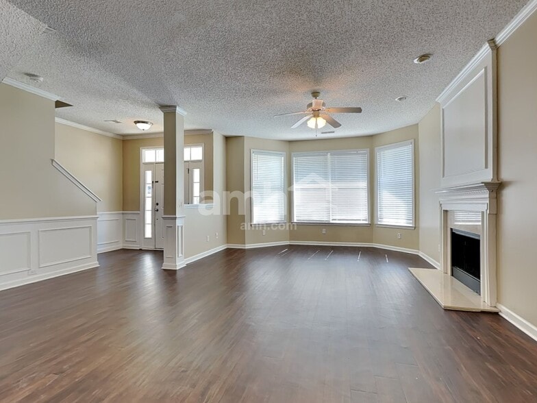 Building Photo - 620 College Park Cir