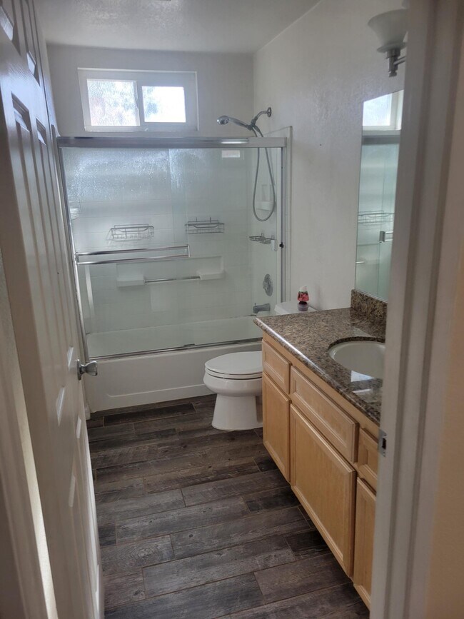 Building Photo - 1202 Donax Ave