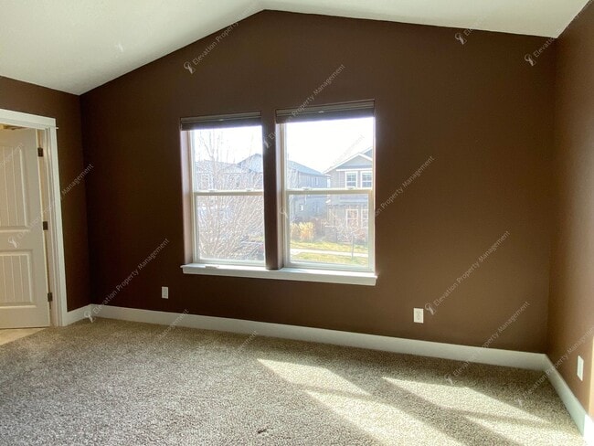 Building Photo - SW Bend Home Close to Old Mill & Deschutes River Trail