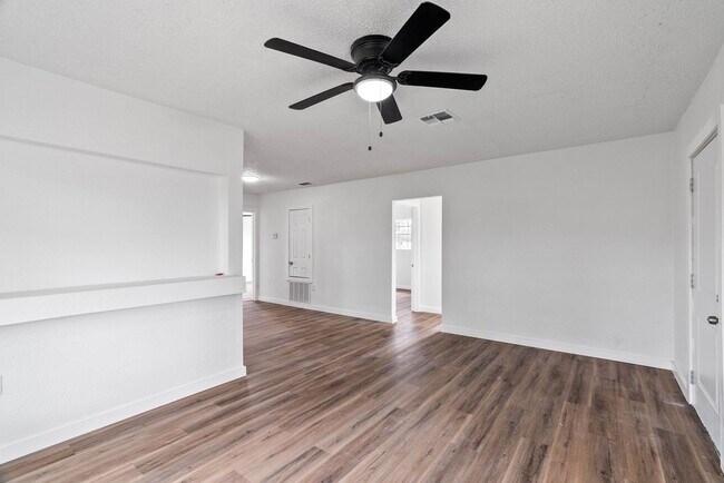 Building Photo - REMODELED 3 BEDROOM ON A CORNER LOT